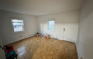 1 bed, 1 bath, 500 sqft, $1,900, Unit 1R