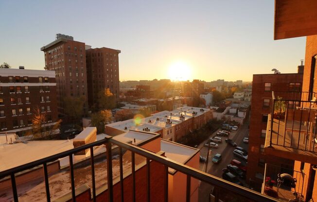 2 beds, 2 baths, 975 sqft, $4,395, Unit 604