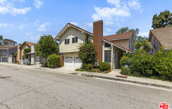 10211 CLEMATIS CT