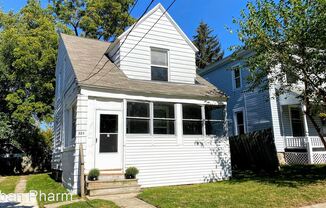 523 Hopson NE
