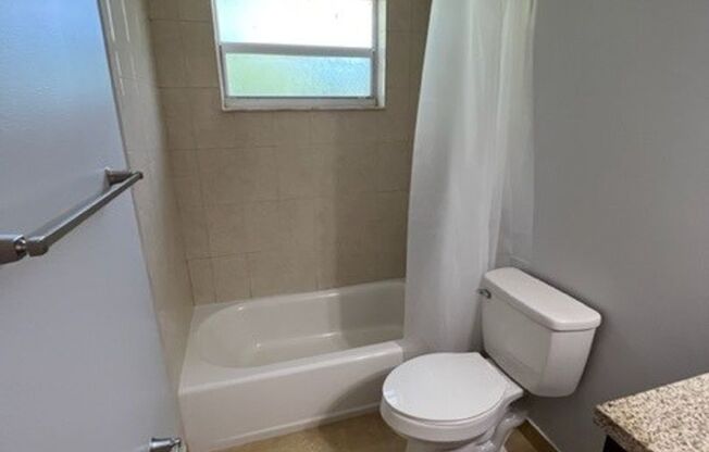 1 bed, 1 bath, $1,595, Unit 215