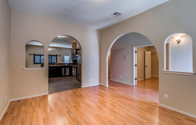 Stylish Eastside Rental Home w/ Refrigerated Air, just minutes to Loop 375.
