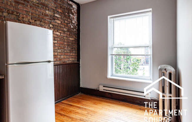 957 W Cornelia Ave 2