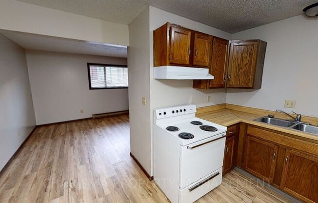 2 beds, 1 bath, 660 sqft, $725