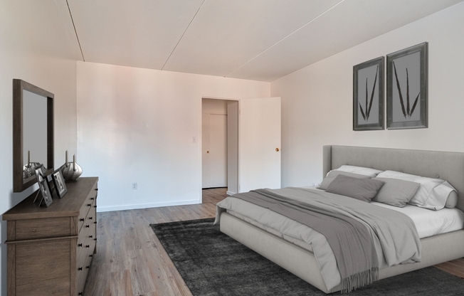 50 56 BROADLAWN