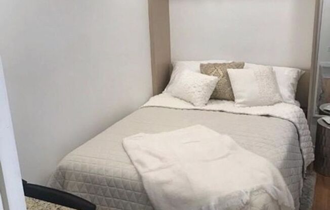 Studio, 1 bath, $1,550, Unit 16-8