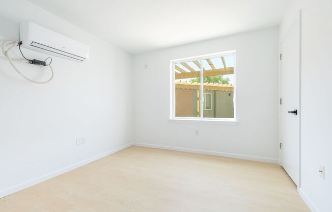 2 beds, 1.5 baths, 889 sqft, $1,675, Unit 8