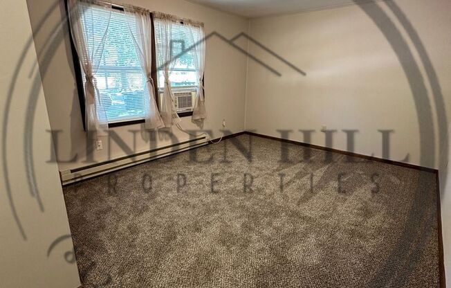 2 beds, 1 bath, 820 sqft, $875, Unit Apt A