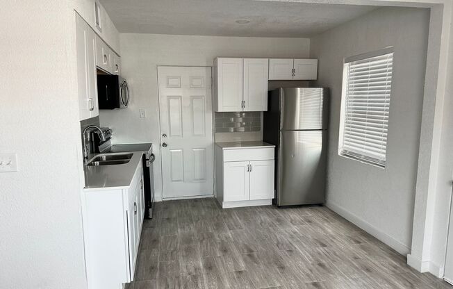 2 beds, 1 bath, 650 sqft, $1,395, Unit Unit 1