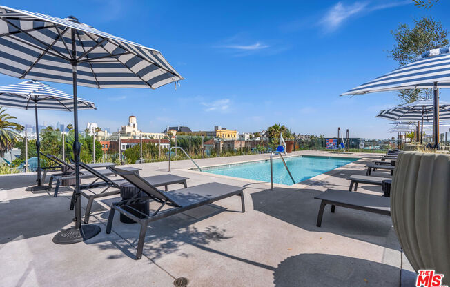 Studio, 1 bath, 655 sqft, $2,480, Unit 727