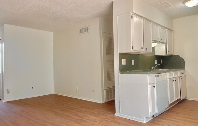 1 bed, 1 bath, 625 sqft, $900, Unit 2703-202