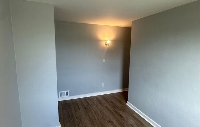 3 beds, 1 bath, $1,550, Unit 65