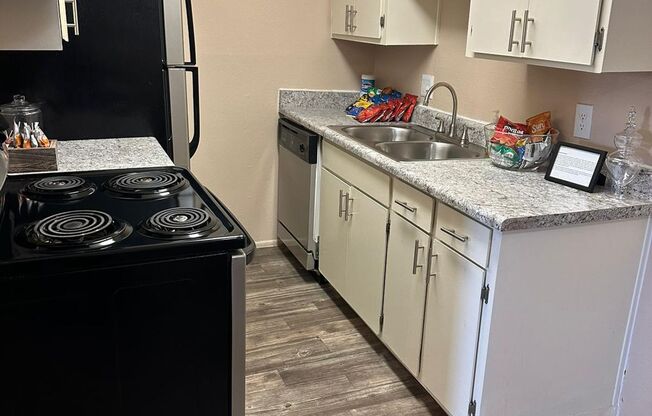 1 bed, 1 bath, 588 sqft, $840