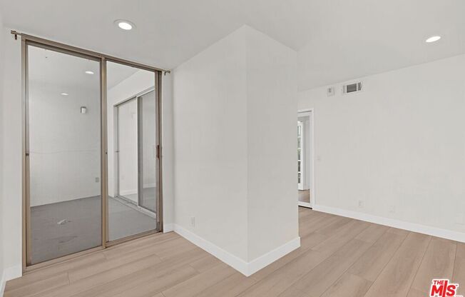 1 bed, 2 baths, 1,260 sqft, $3,700, Unit 507