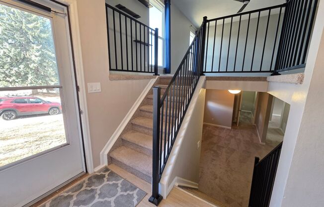 Beautiful 4 Bed, 2 Bath Home In The Heart Of Colorado Springs!!!