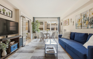 153 E 57 ST