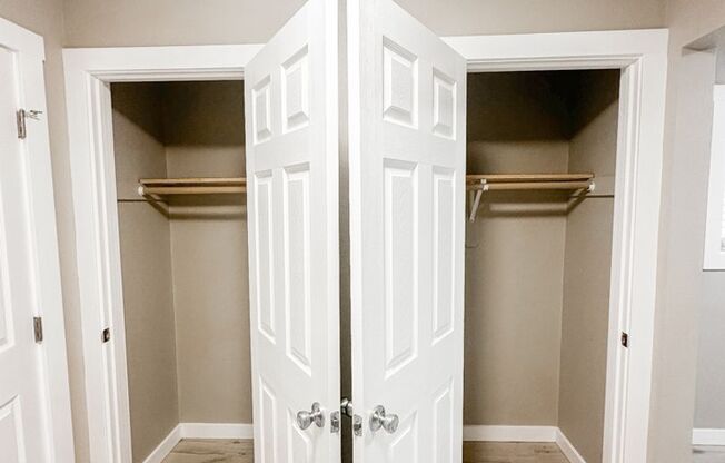 3 beds, 1 bath, 1,000 sqft, $1,975, Unit L1