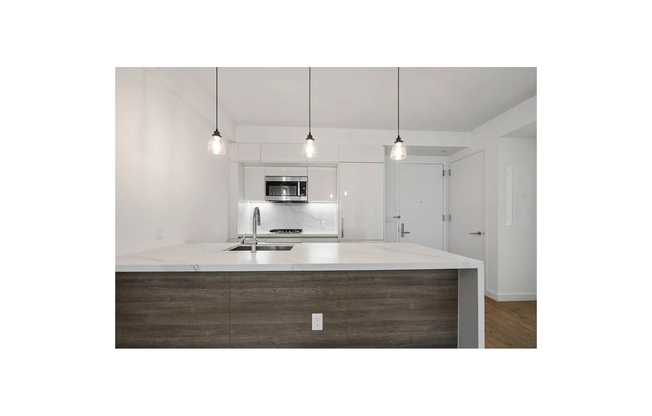 1 bed, 1 bath, 663 sqft, $4,950, Unit 3D