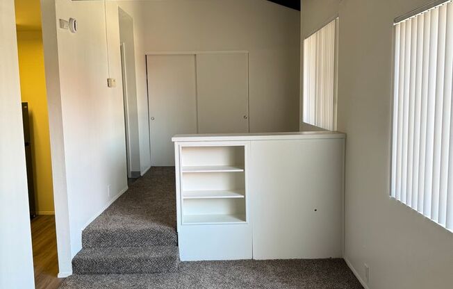 Studio, 1 bath, $1,000, Unit 16