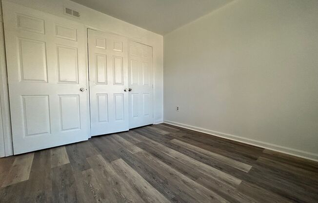 3 beds, 1.5 baths, $1,600, Unit 4053 Parrish St
