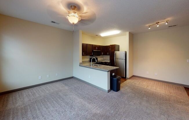 2 beds, 1 bath, 910 sqft, $1,500, Unit 100 - 306