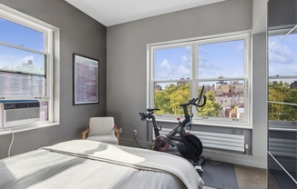 101 W 81 ST