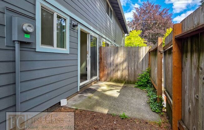 1673 DOLLAR ST