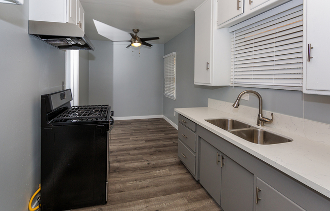 Move In Special $750 Off First Month's Rent - Beautiful 1 bedroom 1 bath apartment centrally located in Long Beach!