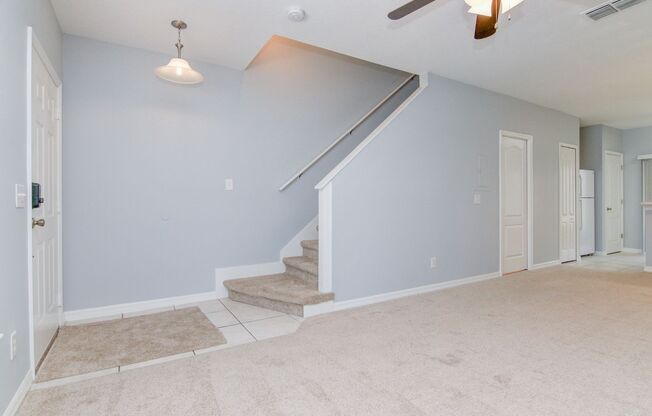 RENT BY MAY 15TH and RECEIVE 2 WEEKS OFF YOUR FIRST MONTH'S RENT!!! Beautiful 2 Bed/2.5 Bath Townhome in Placid Lakes Community in Sanford!