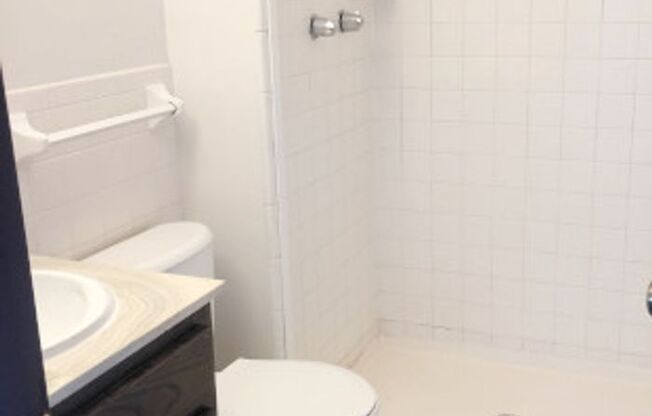 2 beds, 2 baths, 1,000 sqft, $1,045, Unit 62