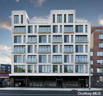 1 bed, 1 bath, 886 sqft, $3,950, Unit 6C