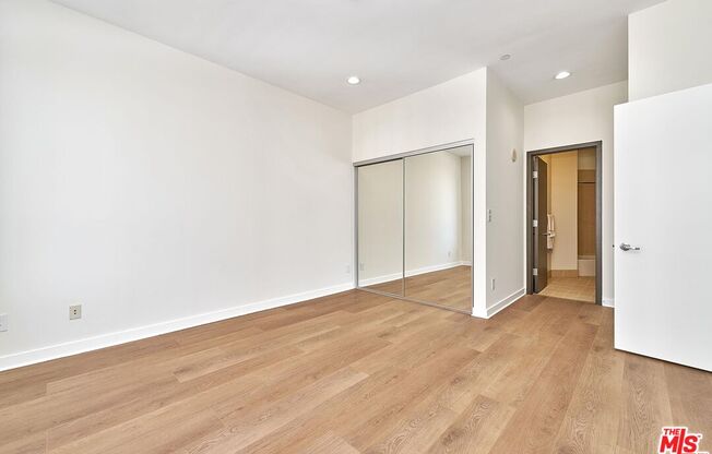 2 beds, 2 baths, 1,010 sqft, $3,050, Unit 404