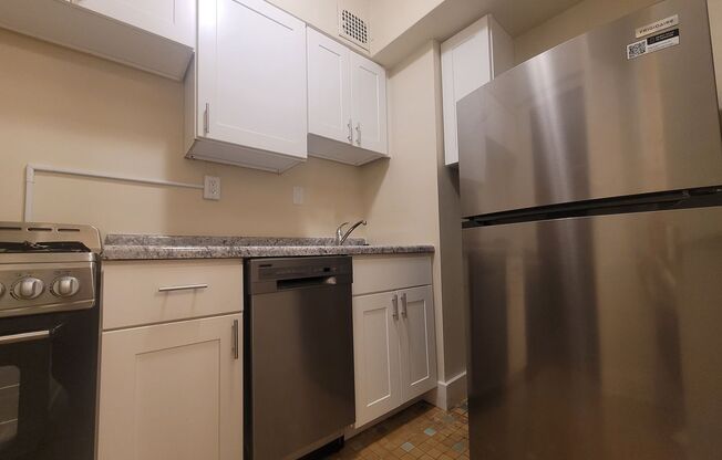 1 bed, 1 bath, $995, Unit 405