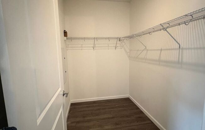 Studio, 1 bath, 700 sqft, $1,200, Unit Apt 312