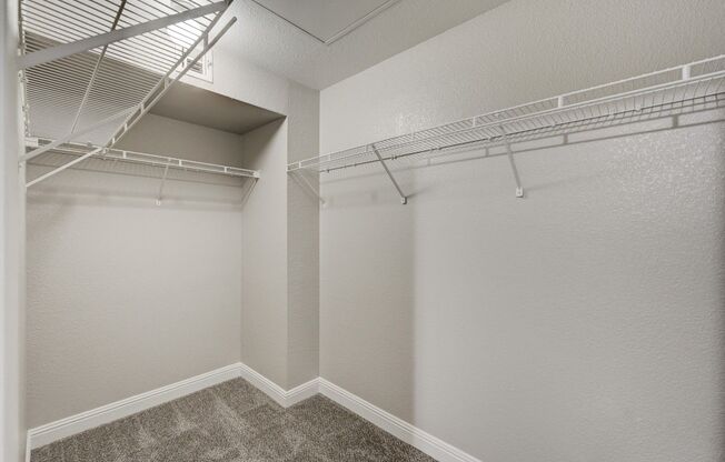 3 beds, 2 baths, $1,495, Unit # 2065