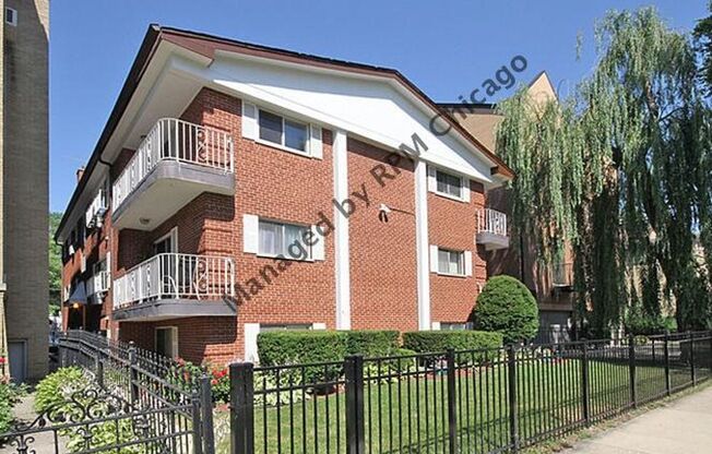 417 S Kenilworth Avenue Apt 8, Oak Park, IL 60302