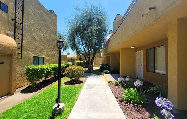 2 beds, 1.5 baths, $2,295, Unit 08