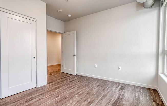 2 beds, 1 bath, 1,013 sqft, $1,715, Unit 406
