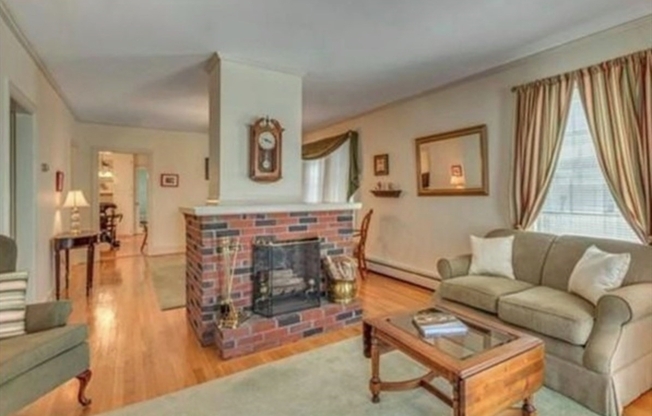 17 ASHLAND ST