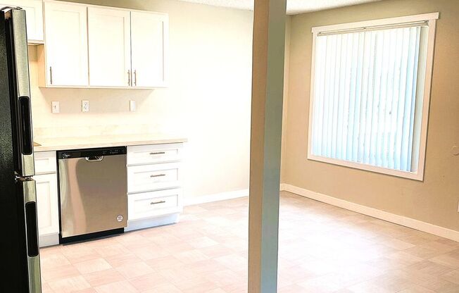 2 beds, 1 bath, 830 sqft, $1,435, Unit P-248