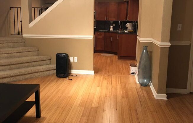 2 Bedroom House for Rent in South Side!