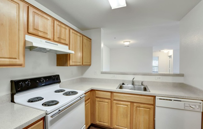 Fully Equipped Kitchen With Modern Appliances at The Fields of Chantilly, Virginia