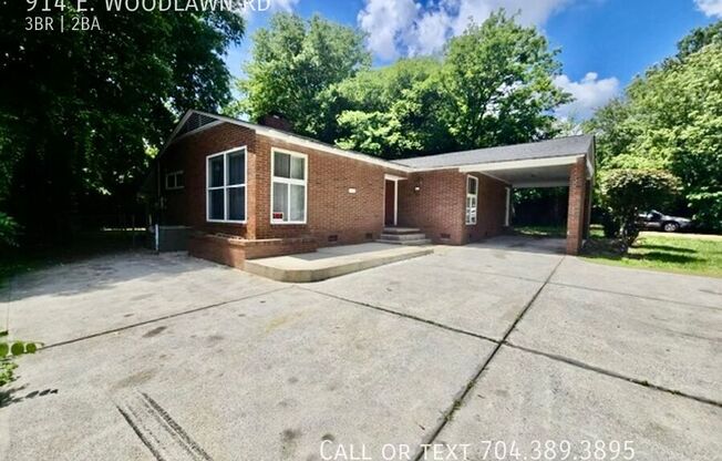 914 E WOODLAWN RD