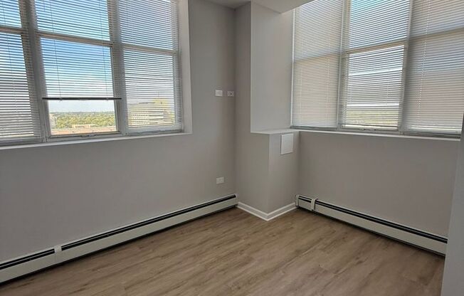 2 beds, 1 bath, 1,050 sqft, $2,100, Unit Pent House