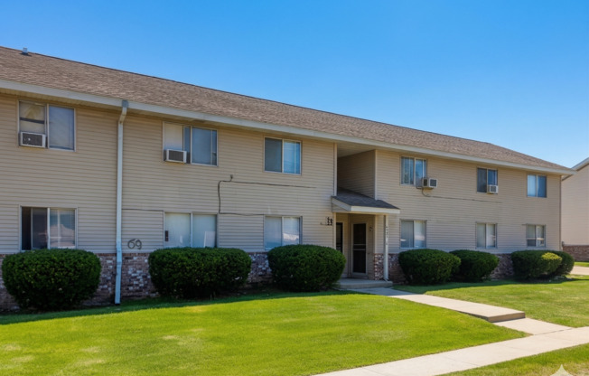 Oak Apartments in Kenosha