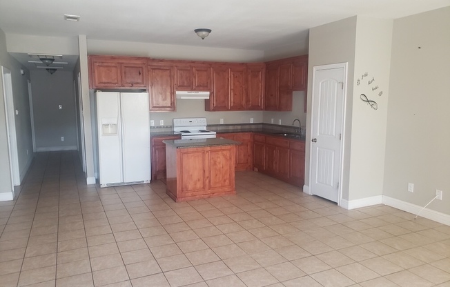 3 beds, 2 baths, $1,600