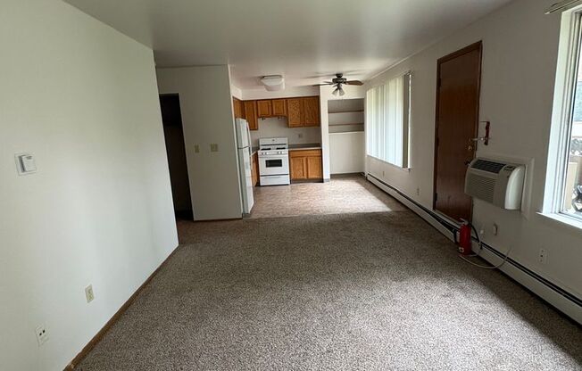 3 beds, 1.5 baths, 1,137 sqft, $1,599, Unit 4058 - 5