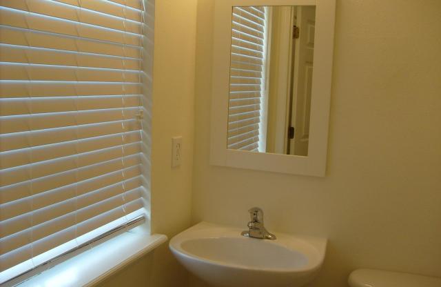 2 beds, 2.5 baths, $1,600