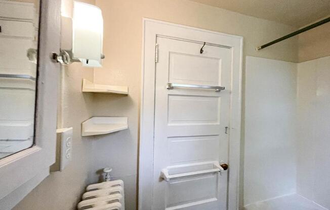 2 beds, 1 bath, $1,700