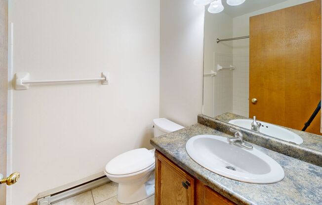 2 beds, 2 baths, 950 sqft, $1,725, Unit 7633CC